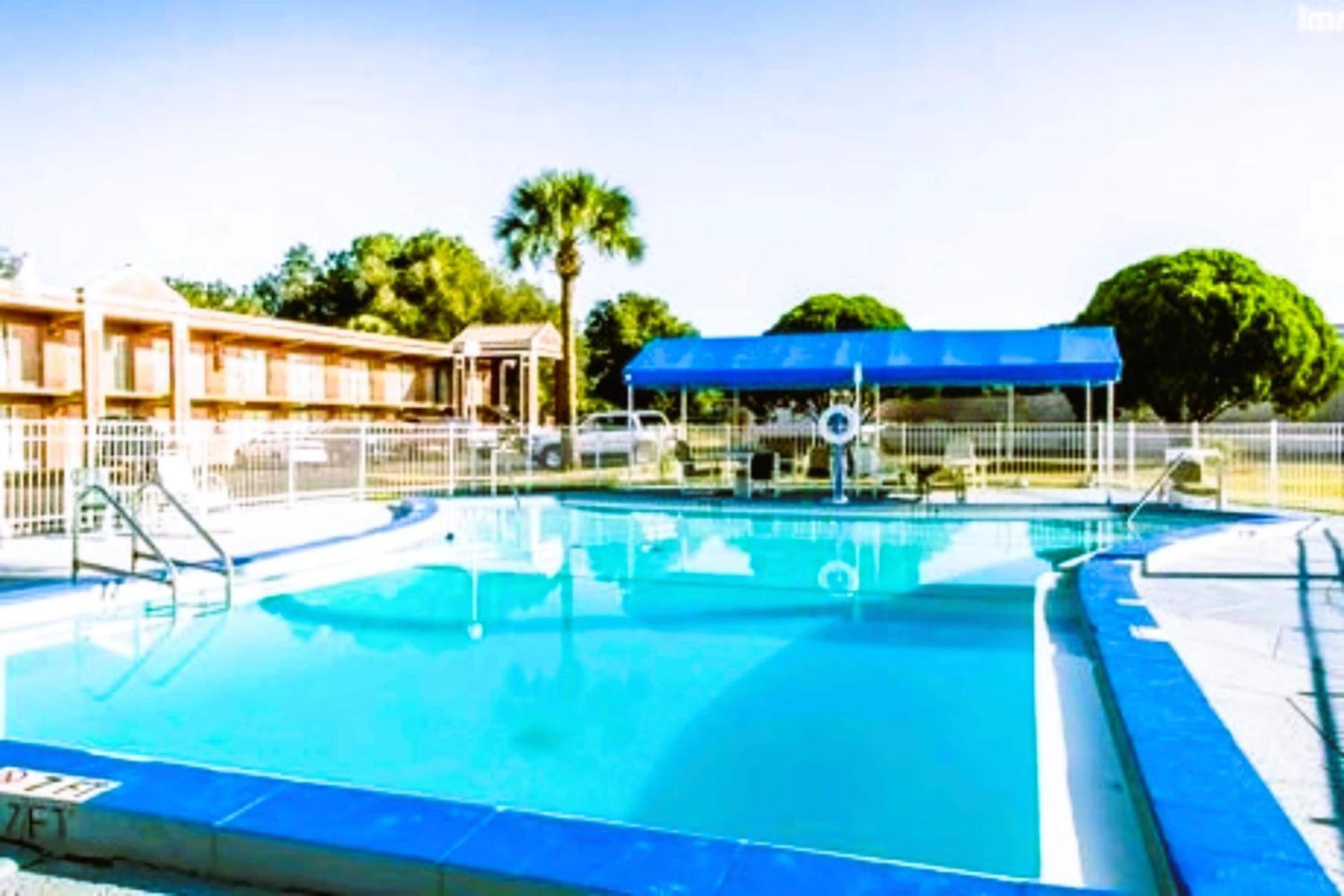 Oyo Hotel Mustang Silver Spring Fl Silver Springs Bagian luar foto