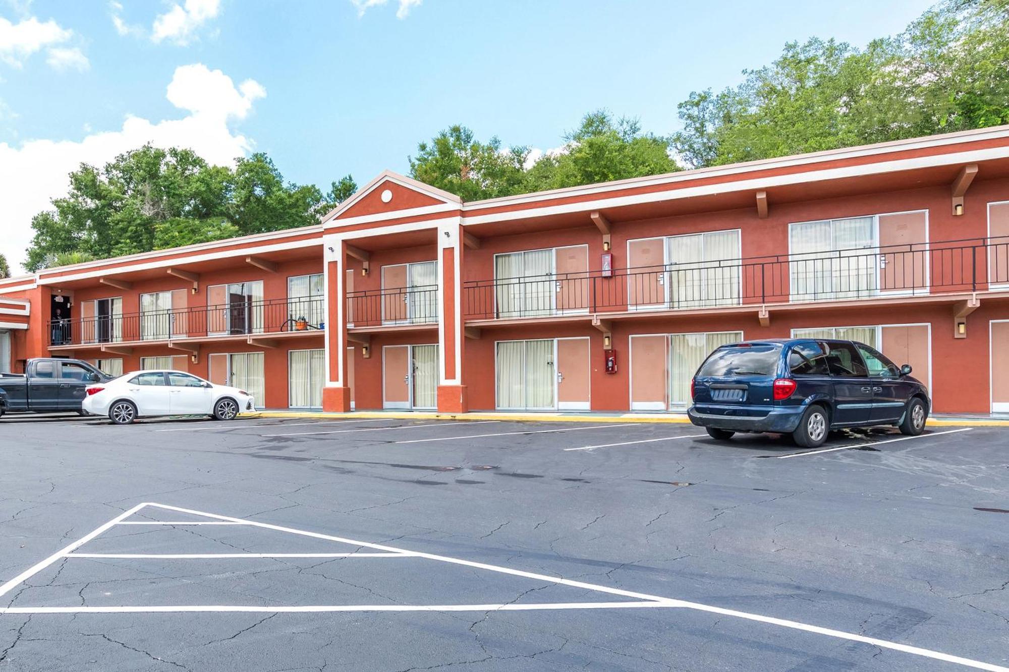 Oyo Hotel Mustang Silver Spring Fl Silver Springs Bagian luar foto
