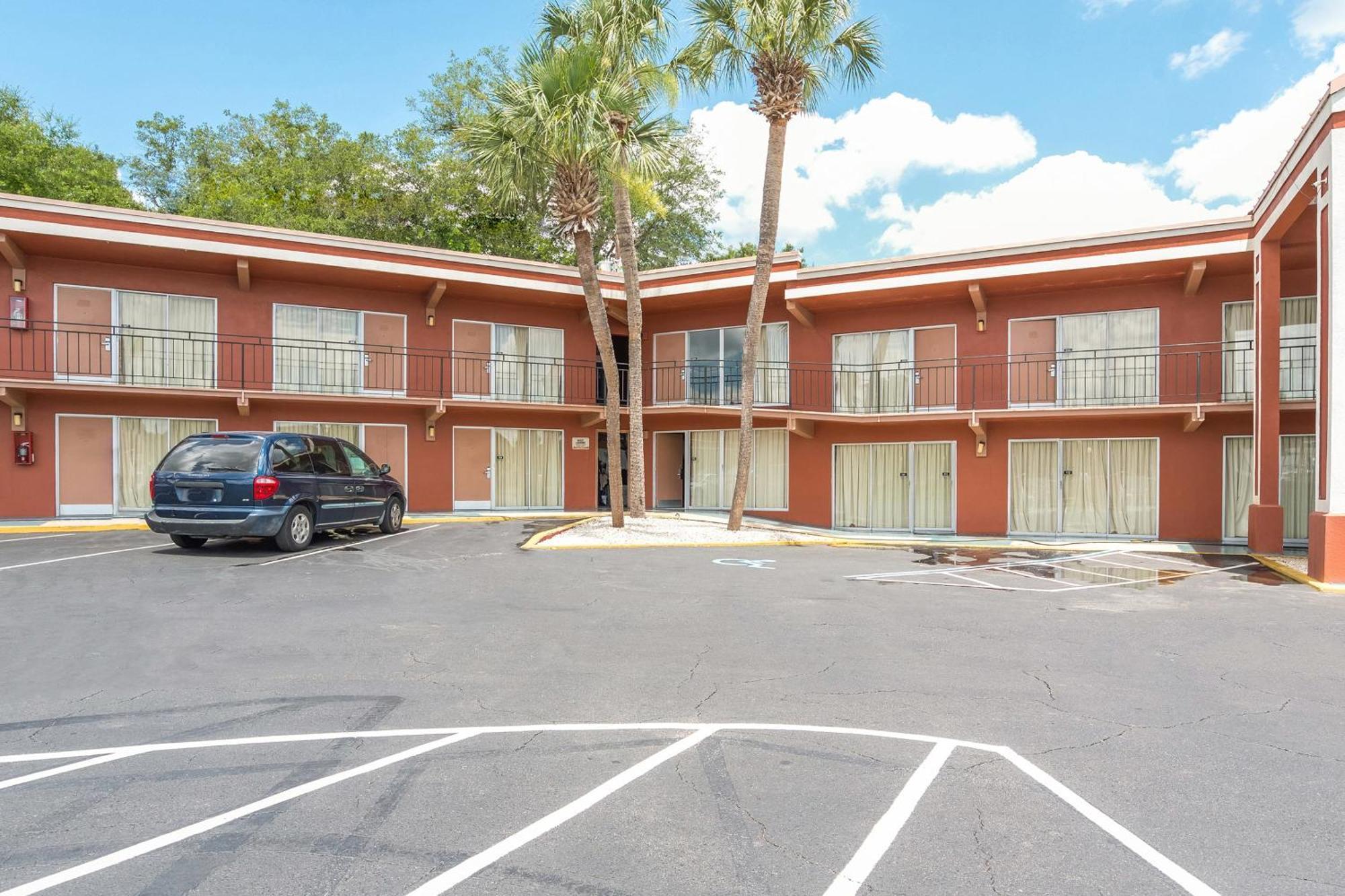 Oyo Hotel Mustang Silver Spring Fl Silver Springs Bagian luar foto