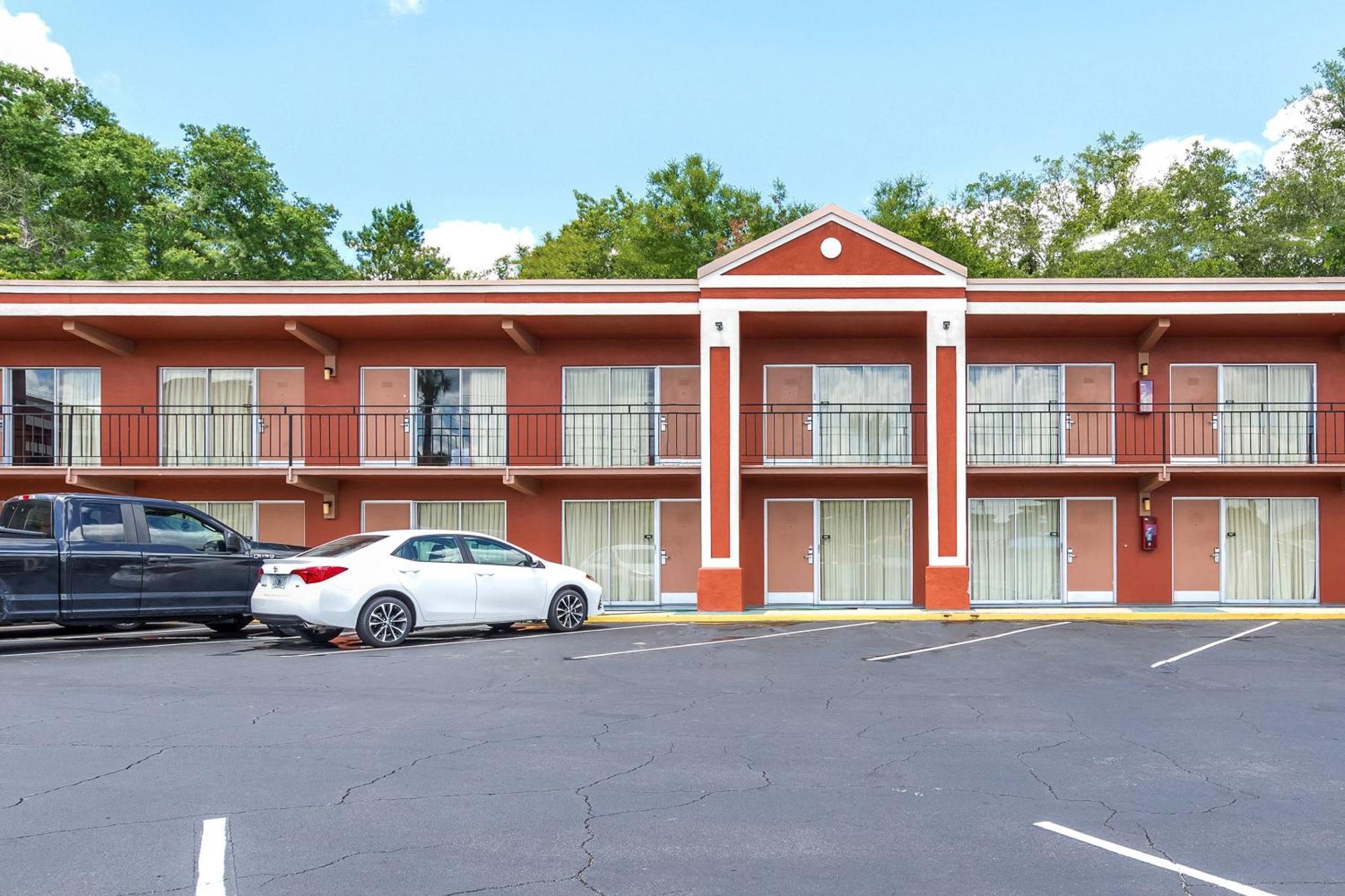 Oyo Hotel Mustang Silver Spring Fl Silver Springs Bagian luar foto